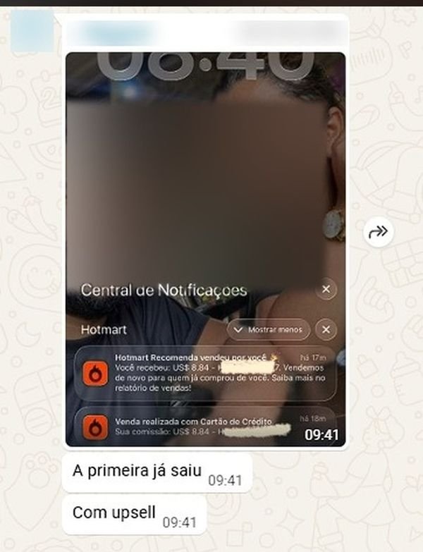 Notificações da Hotmart com vendas em dólar e a mensagem: a primeira já saiu, com upsell.